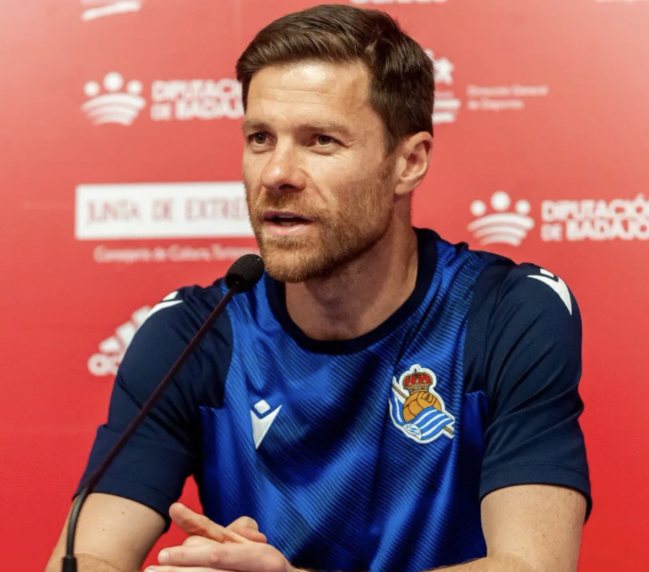  p data-id="gnti8pyevq">哈维·阿隆索(xabi alonso),全名哈维