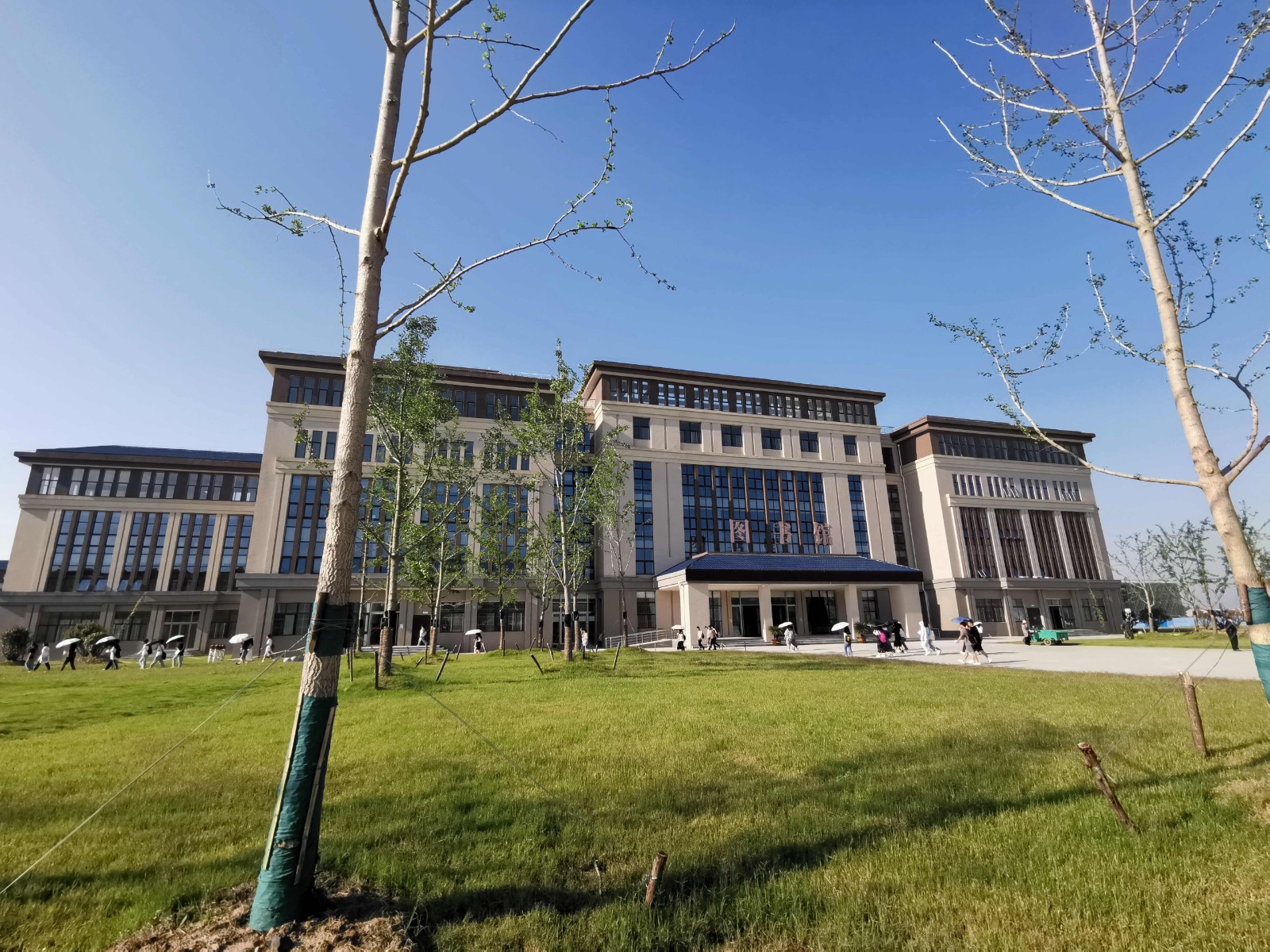 荆州学院
