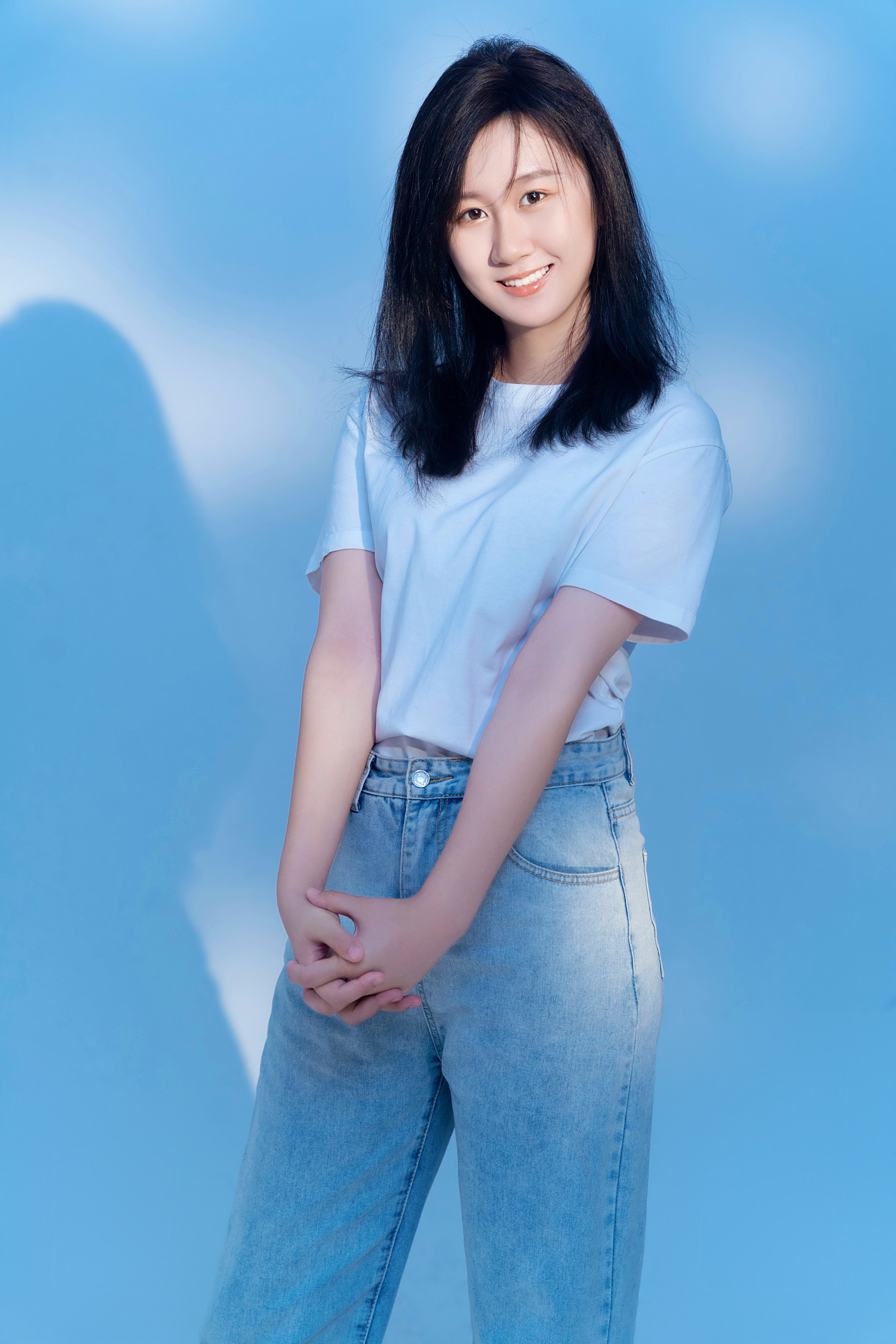 2004年9月14日出生于河南平顶山,中国内地女演员