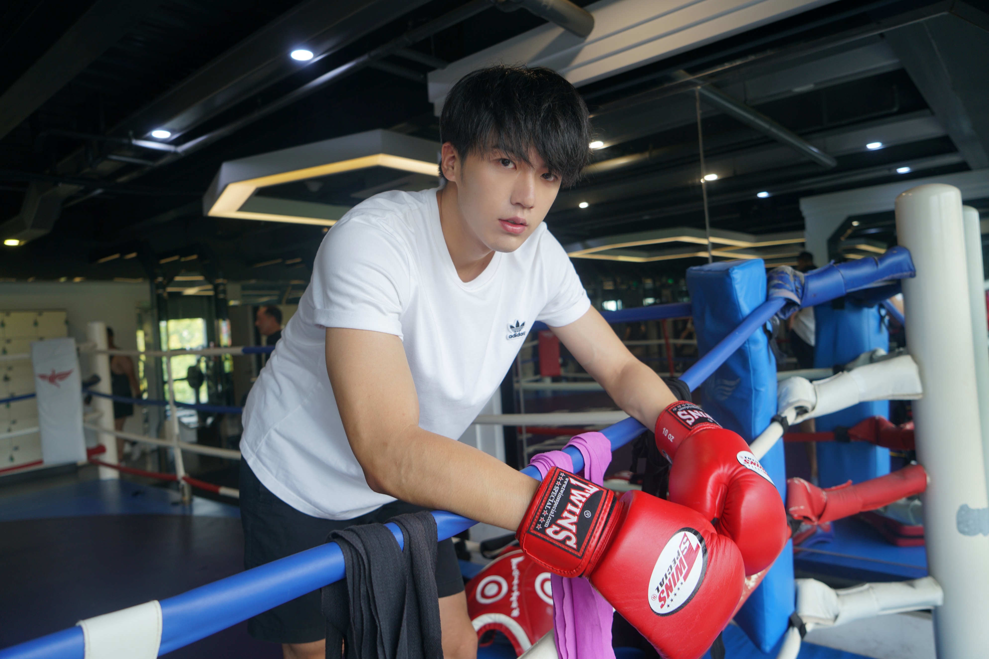  p>卢东旭,1998年8月24日出生于河北省,中国内地