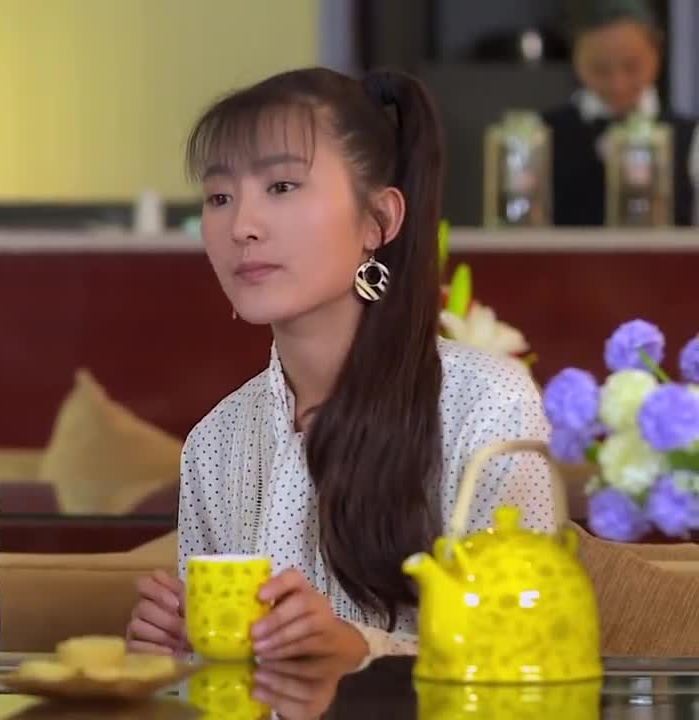 女,当代都市情感剧《 a target="_blank" href="/item/满仓进城