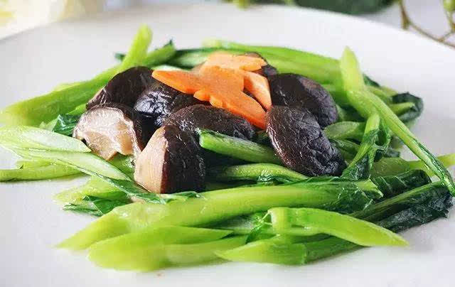 蚝油香菇炒菜心