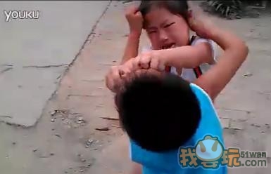 一男一女两名7岁小孩打架,女孩的父亲是男孩的姨夫,不但没阻止,反而在