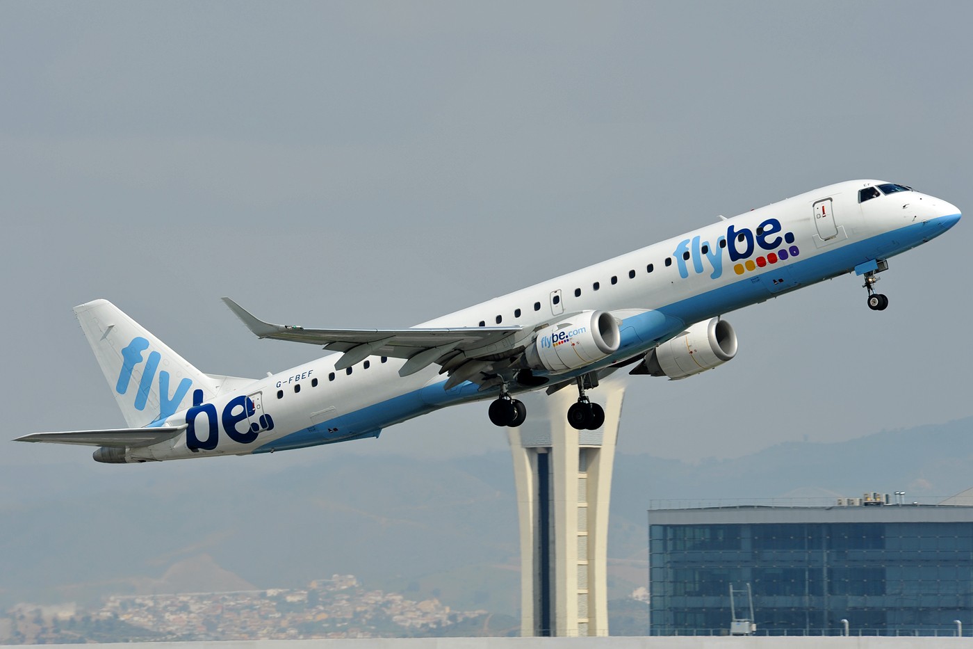 195型飞机是 a target="_blank" href="/item/巴西航空工业公司