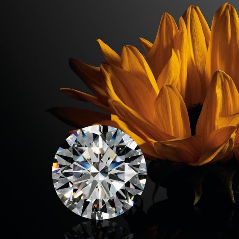 莫桑钻 /a>),天然莫桑石可追溯到十九世纪后期,莫桑石一词来源于henri