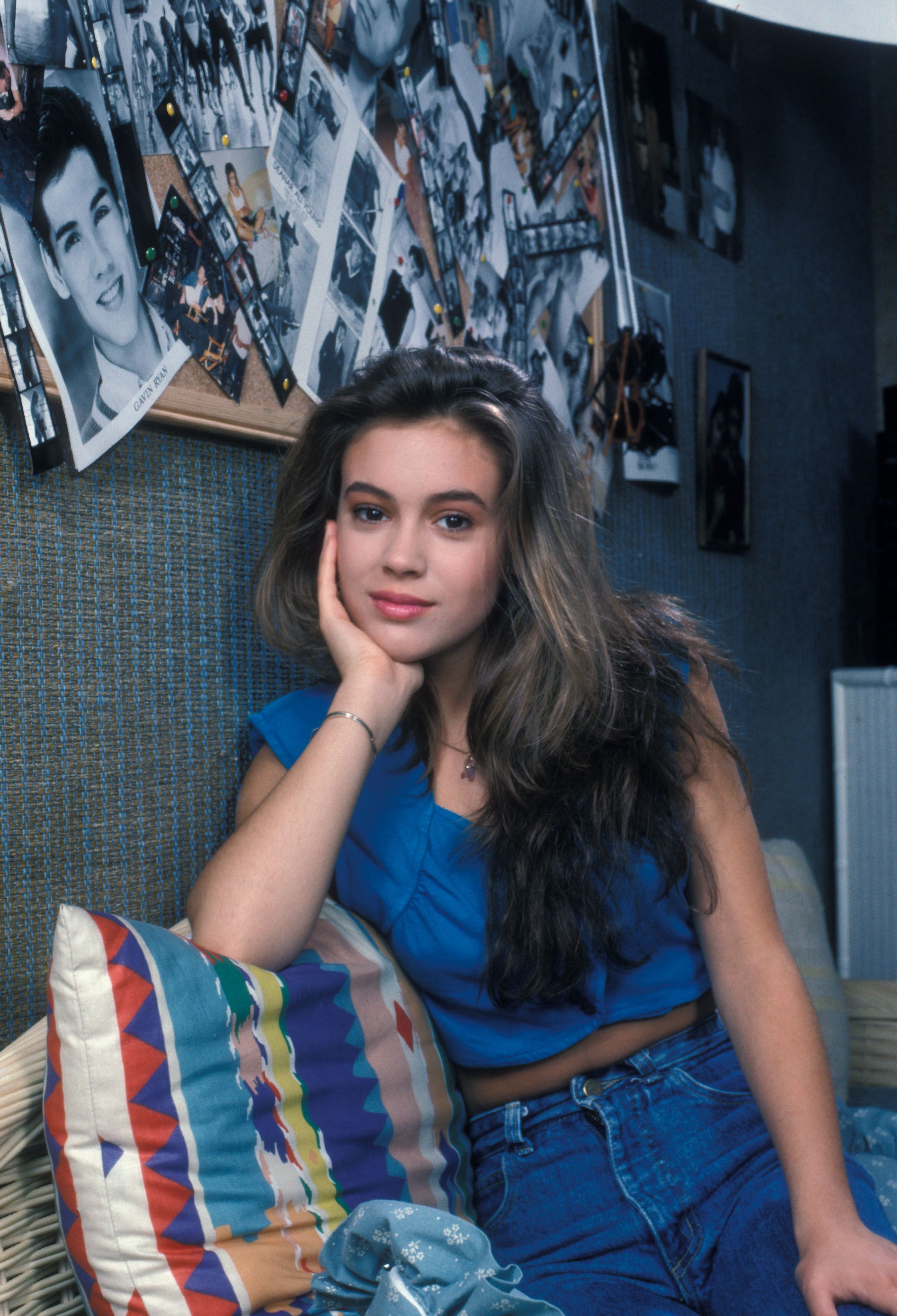 milano) /i>,1972年12月19日出生于美国纽约州纽约市布鲁克林区,演员