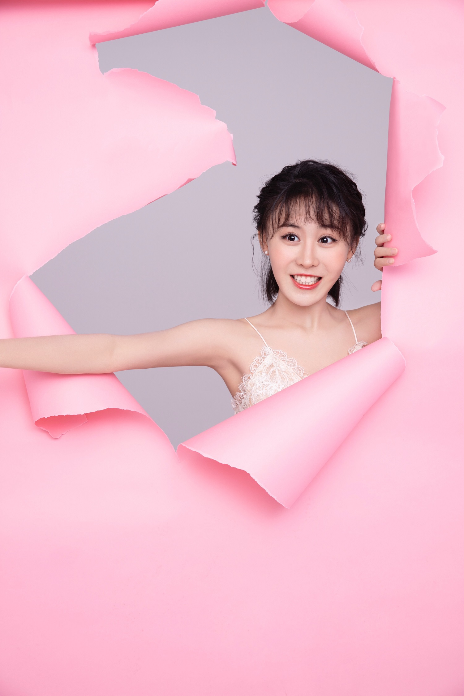 lqrlx">戴安娜,1996年7月4日出生于湖北省武汉市,中国内地影视女演员