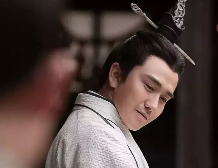 三国谋士杨修之死：聪明反被聪明误，赔上了卿卿性命_百科TA说