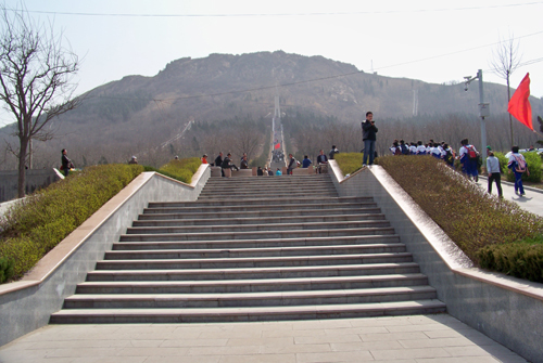  p data-id="gnhgj3oo25">位于山东省淄博市张店区卫固镇东南黑铁山西