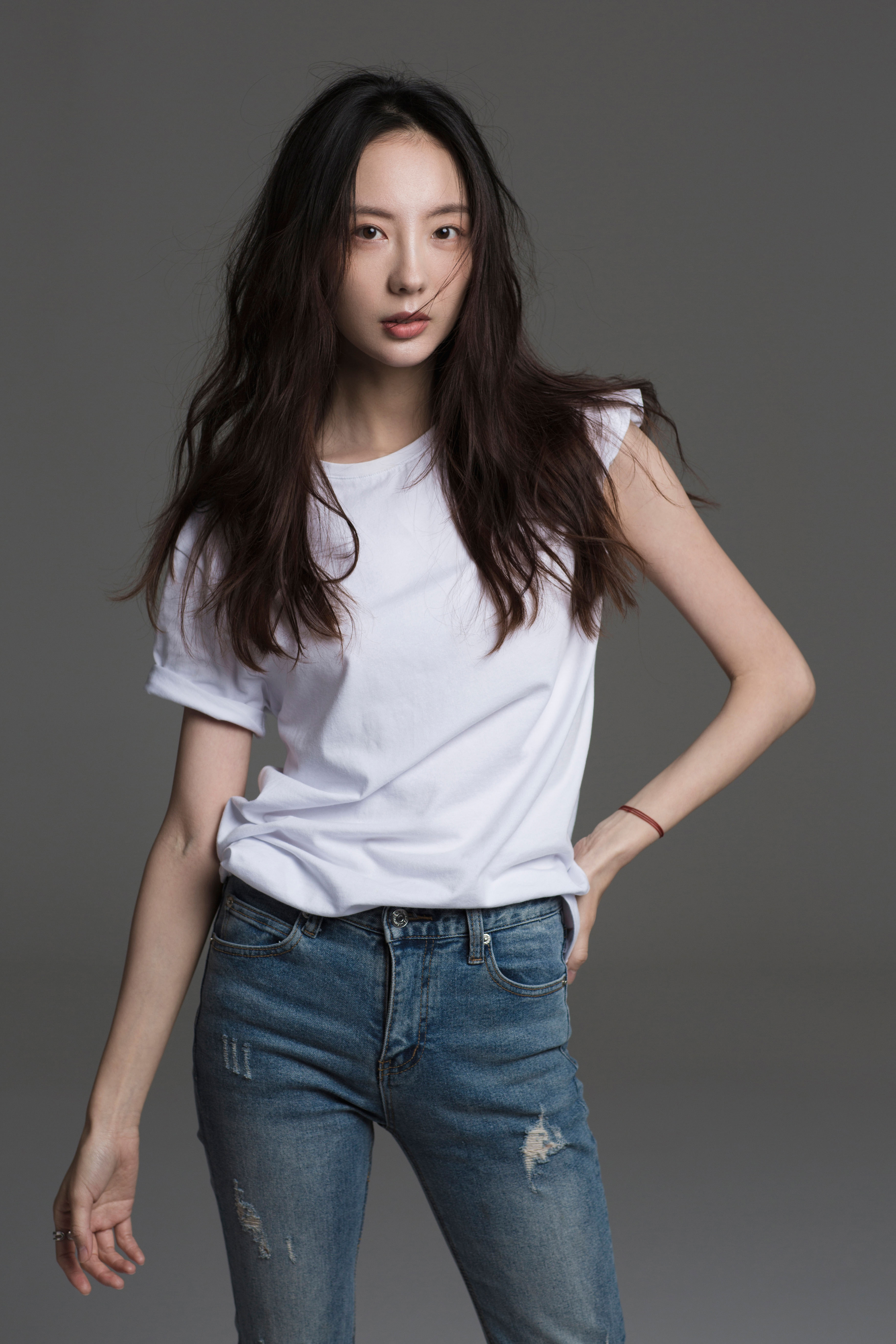  p>陶珞依 i>(原名苗洛依) /i>,3月11日出生于安徽省 a target="