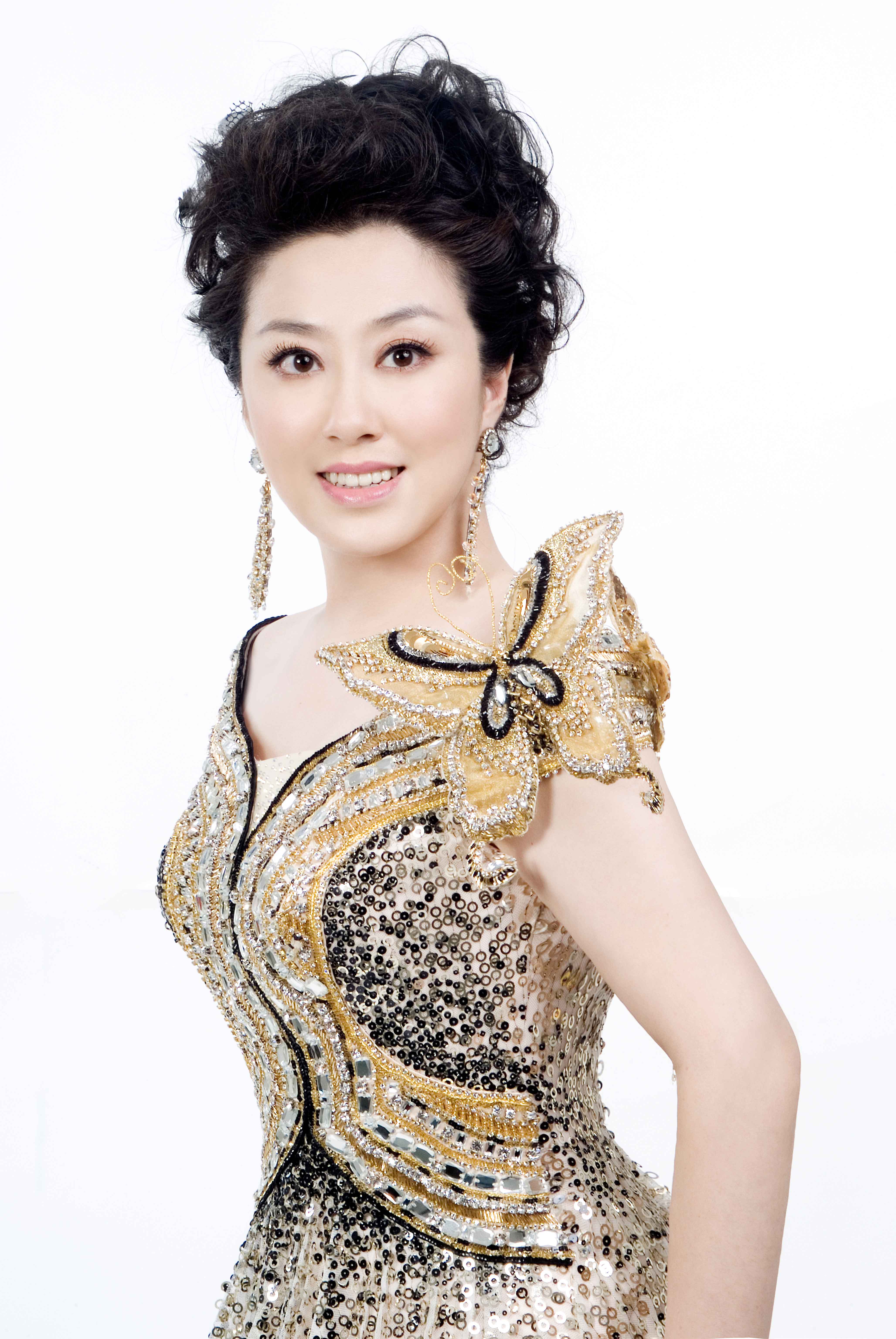  p>《红色旅程》是总政歌舞团青年歌唱家吴娜2013年新最力作,由著名词