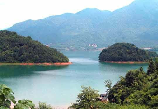  p data-id="gnyxa40ktb">玛瑙湖位于内蒙古巴彦淖尔市乌拉特后旗巴音