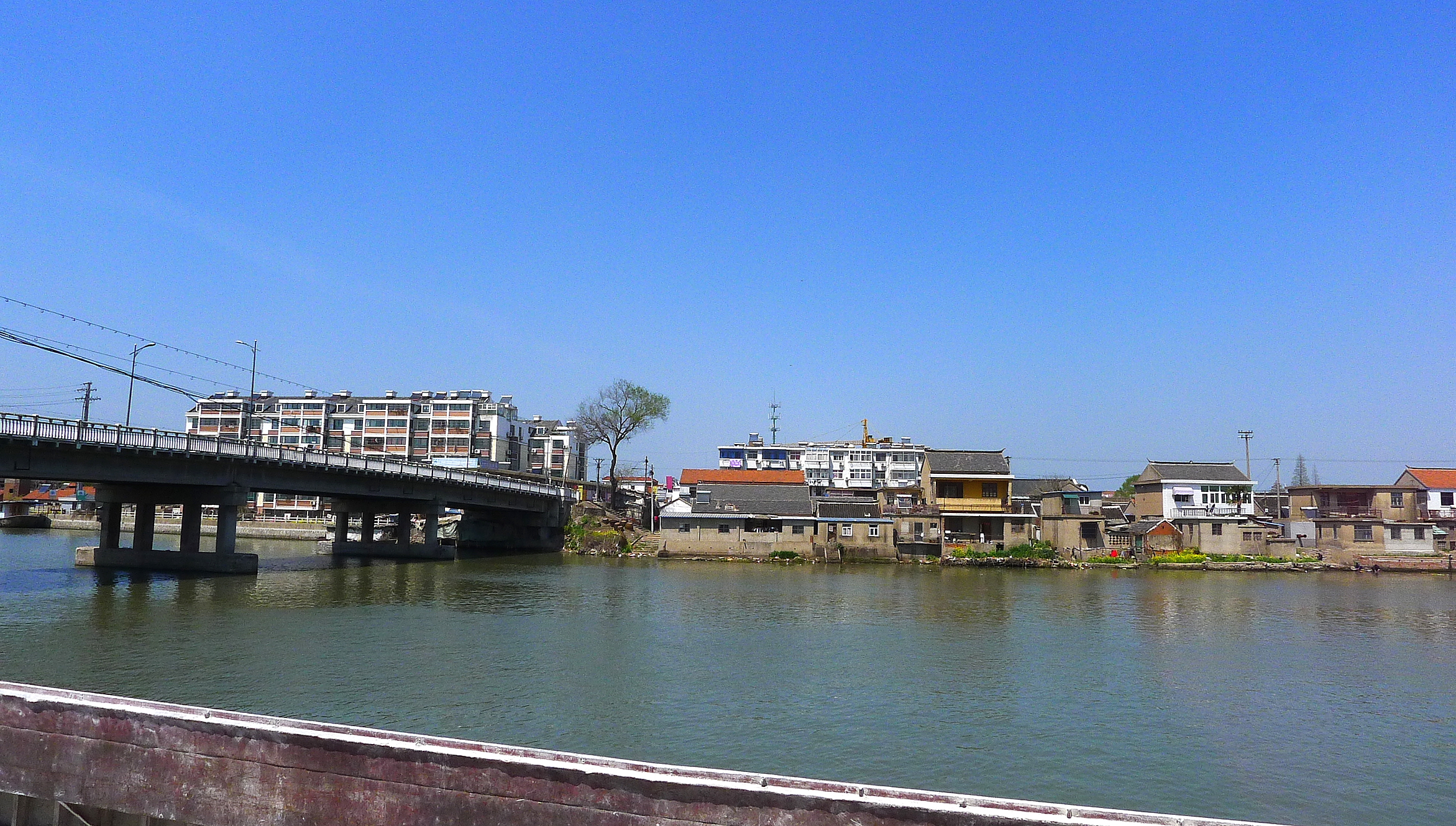  p>凤凰桥,位于湖南省株洲市荷塘区,于2007年8月13日塌桥. /p>