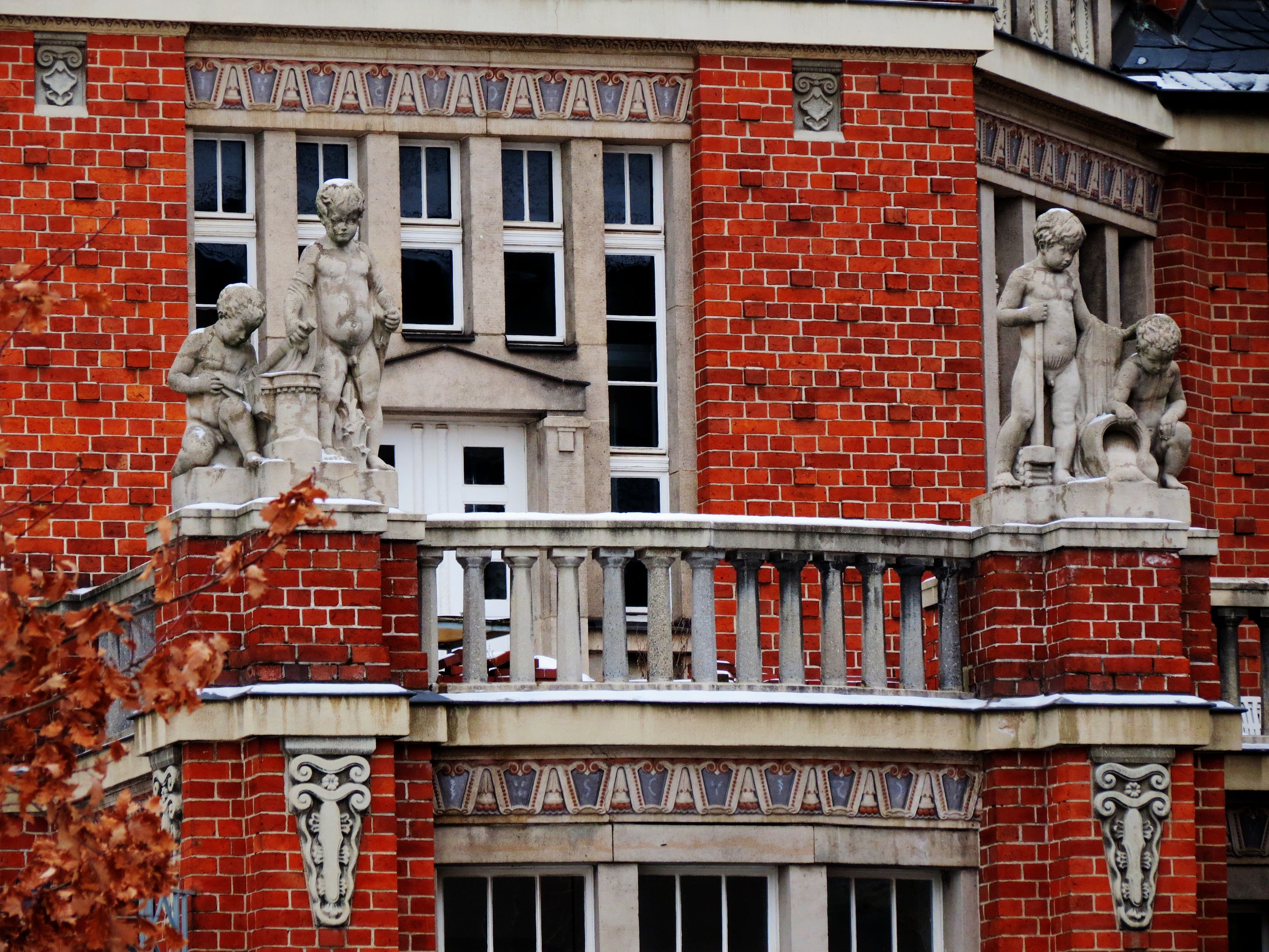  p>德累斯顿工业大学(technische universit  t dresden),始建于1828