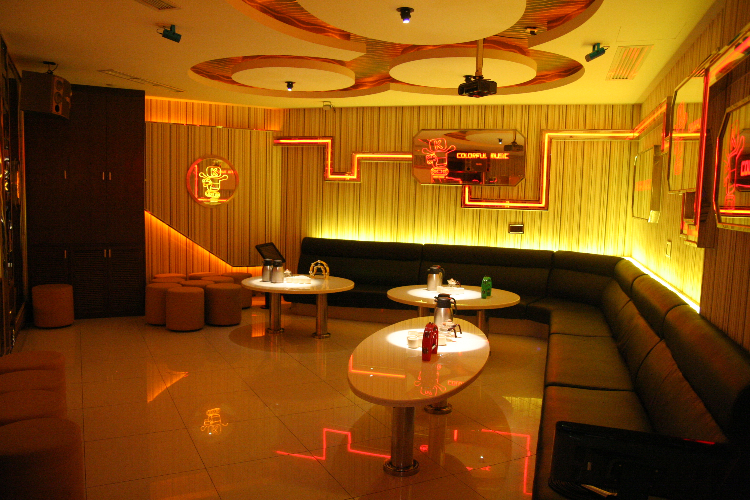 炫音全国连锁ktv