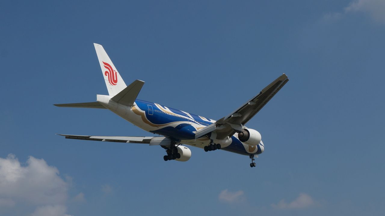  p>波音777-200是 a href="#" data-lemmaid="1633384">波音777 /a>