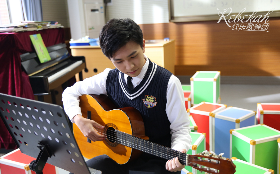 rebekah快乐歌舞团