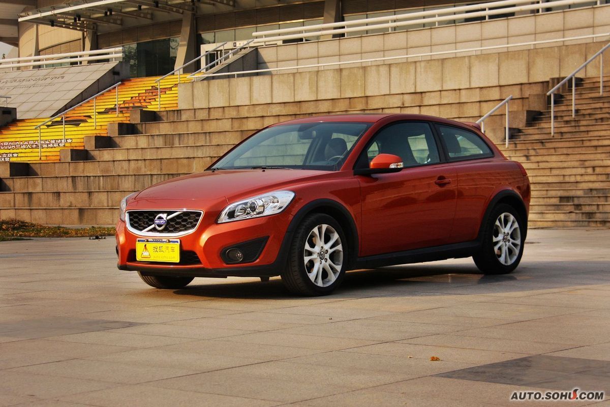 身为沃尔沃旗下全新的入门车款,c30借由着掀背设定与全新家族风格设计