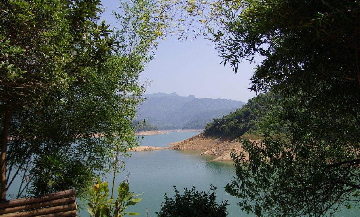 永福板峡湖景区
