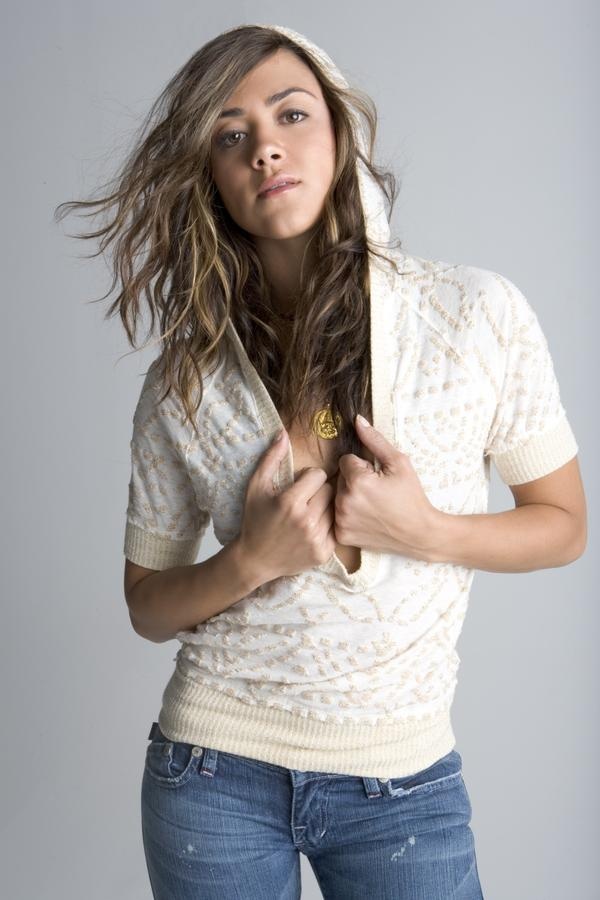  p>卡蜜尔·古阿蒂(camille guaty)1978年6月28日出生于美国加利福尼