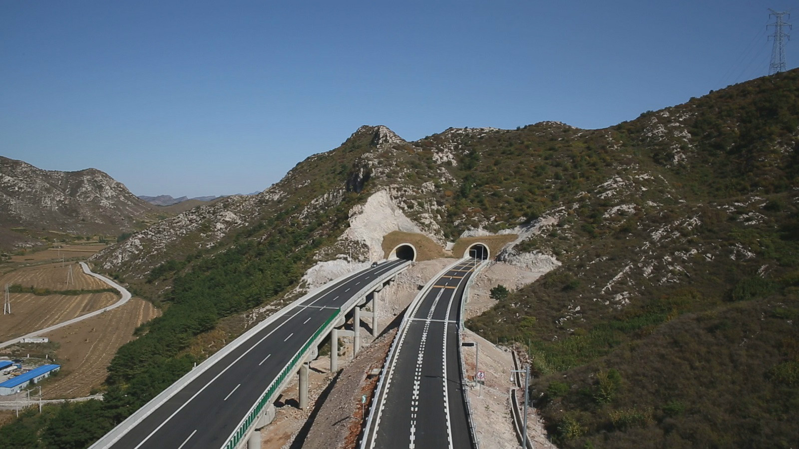  p data-id="gnx4cus0fb">建兴高速是指辽宁省葫芦岛市的建昌至辽宁省