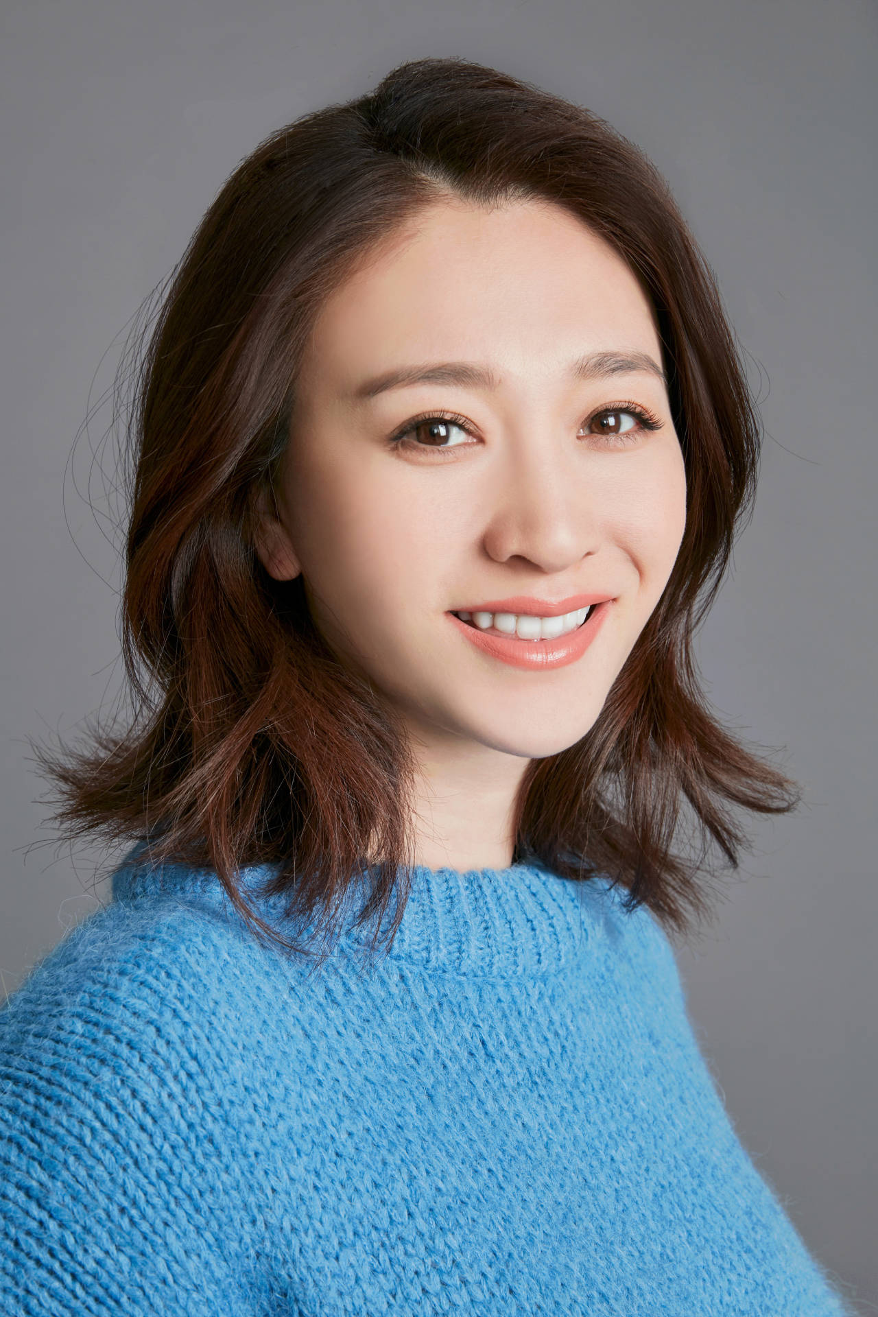  p>李小冉,1976年5月8日出生于北京市,中国内地女演员,毕业于北京舞蹈