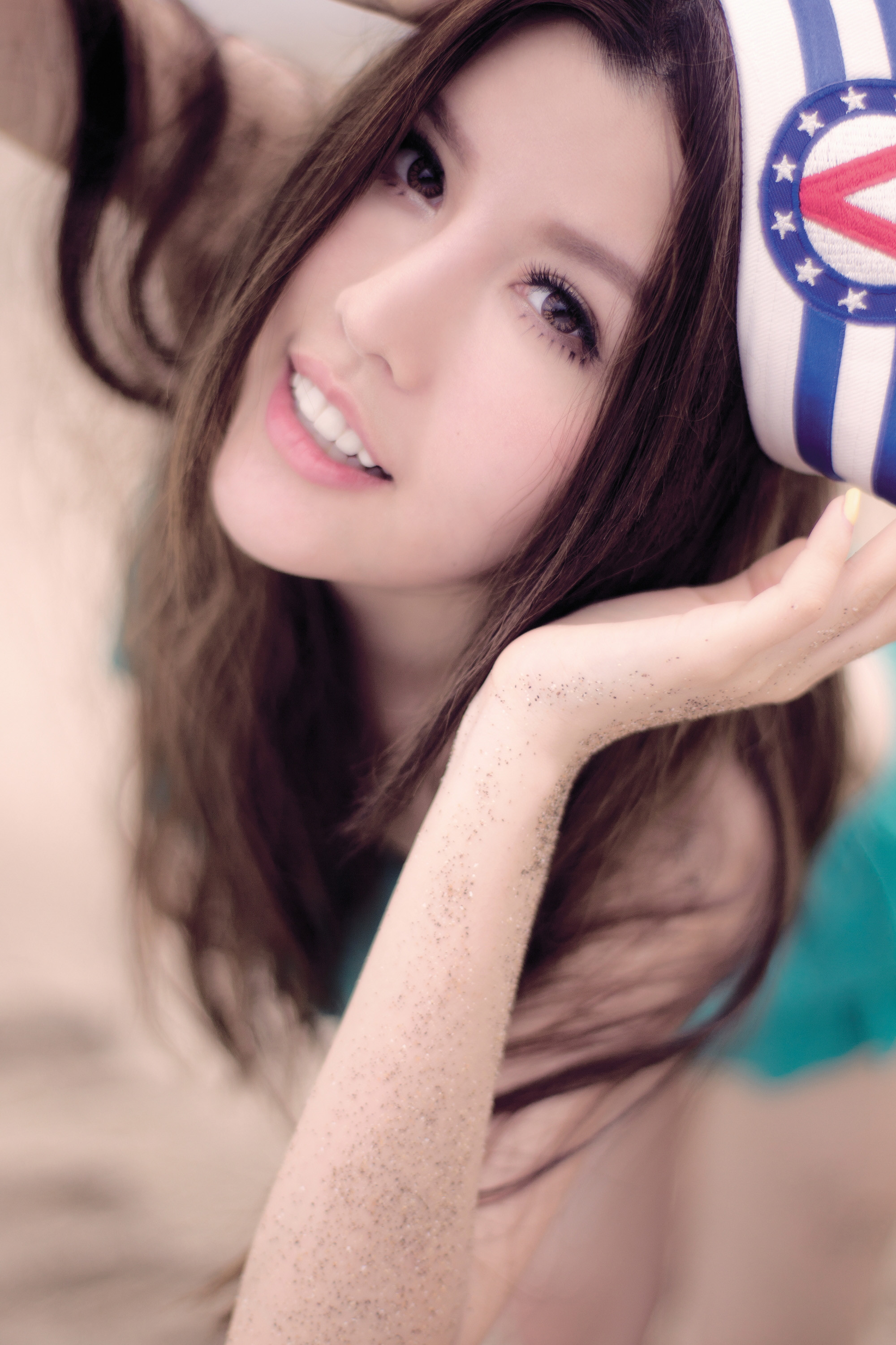  p>孙涵(miko),原名白纬芬,1992年3月23日出生于新加坡城,华语流行乐