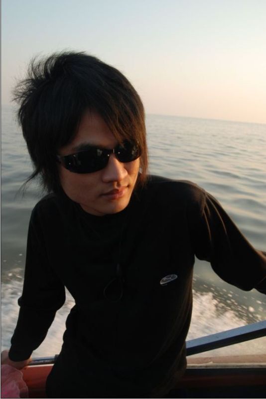 艺名:dj熊波,3月6日生于湖南郴州,毕业于郴州新华学校,中国内地男歌手