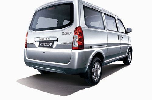  p>五菱荣光升级版,是2012年7月20日,2012款五菱荣光新品正式上市.