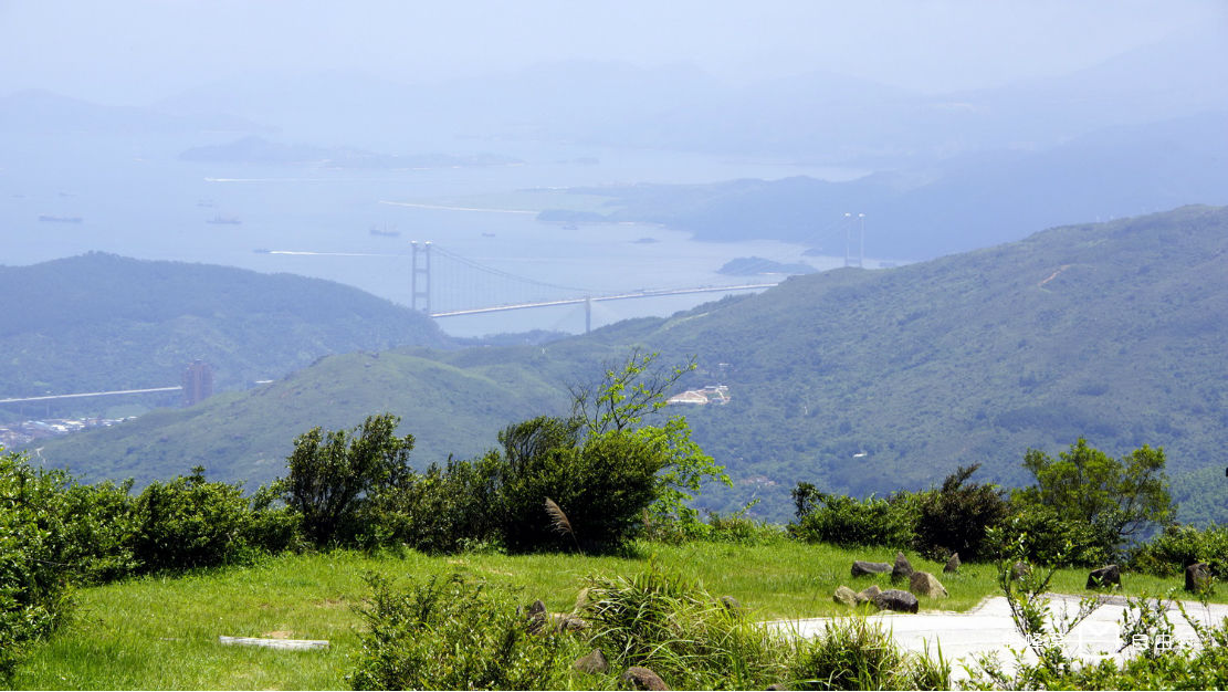  p data-id="gnwpcmz2mq">大帽山位于福建省龙海市白水镇,海拔794米