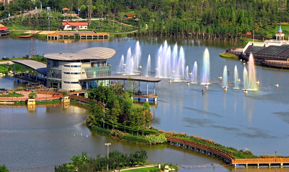 青白江 /a> a target="_blank" href="/item/凤凰湖">凤凰湖 /a>湿地