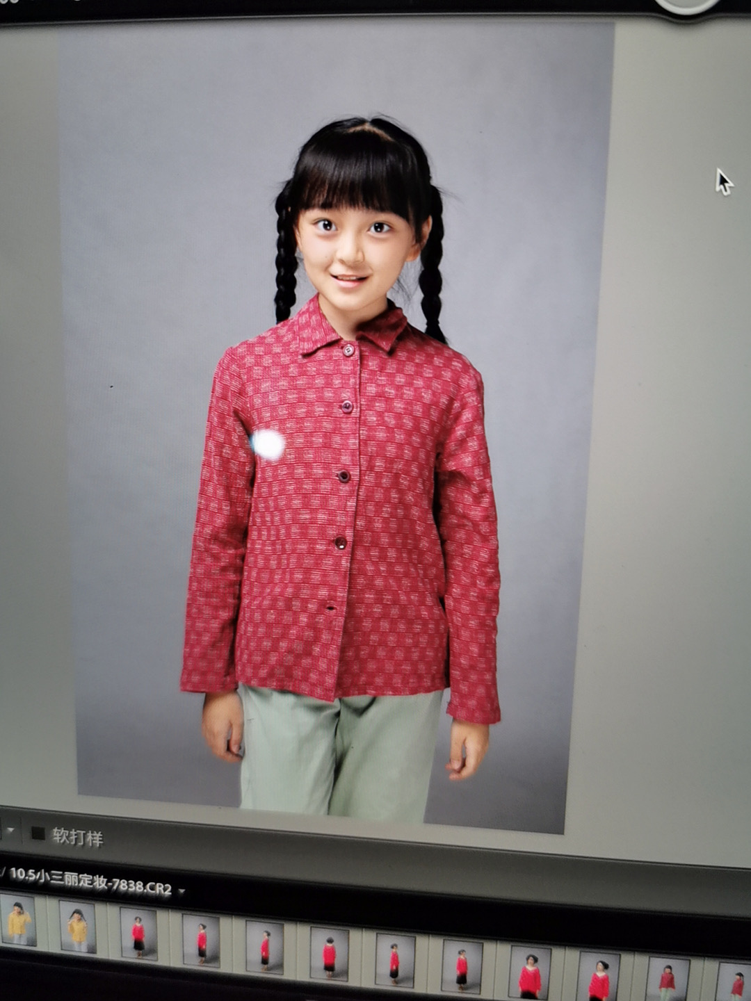 代表作品《 a target="_blank" href="/item/谁都渴望遇见你/23239873