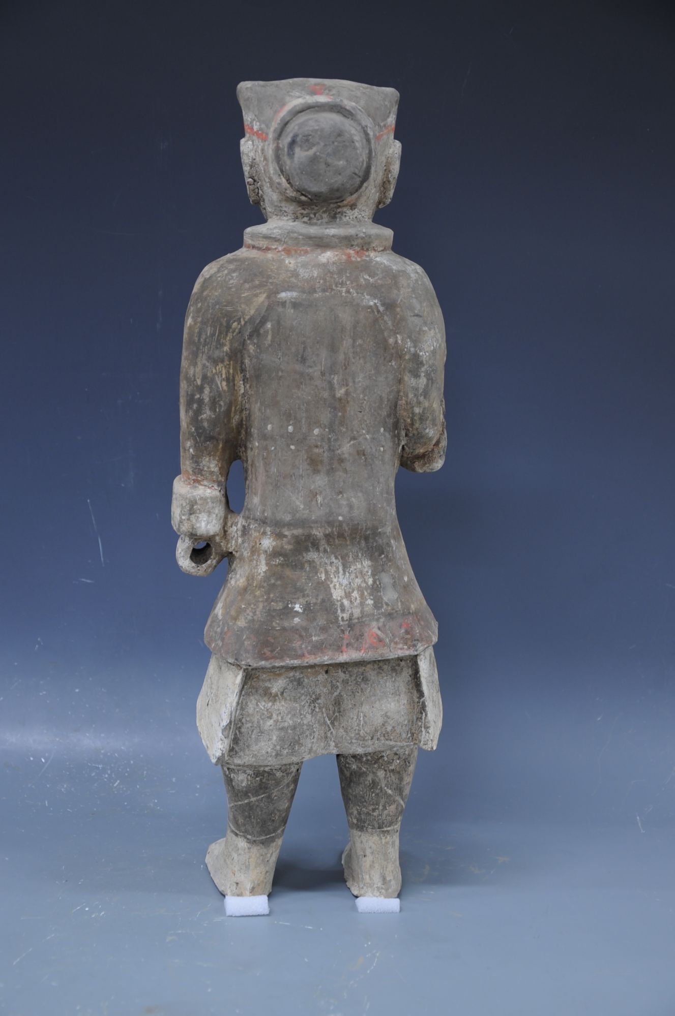 汉代彩绘陶武士俑