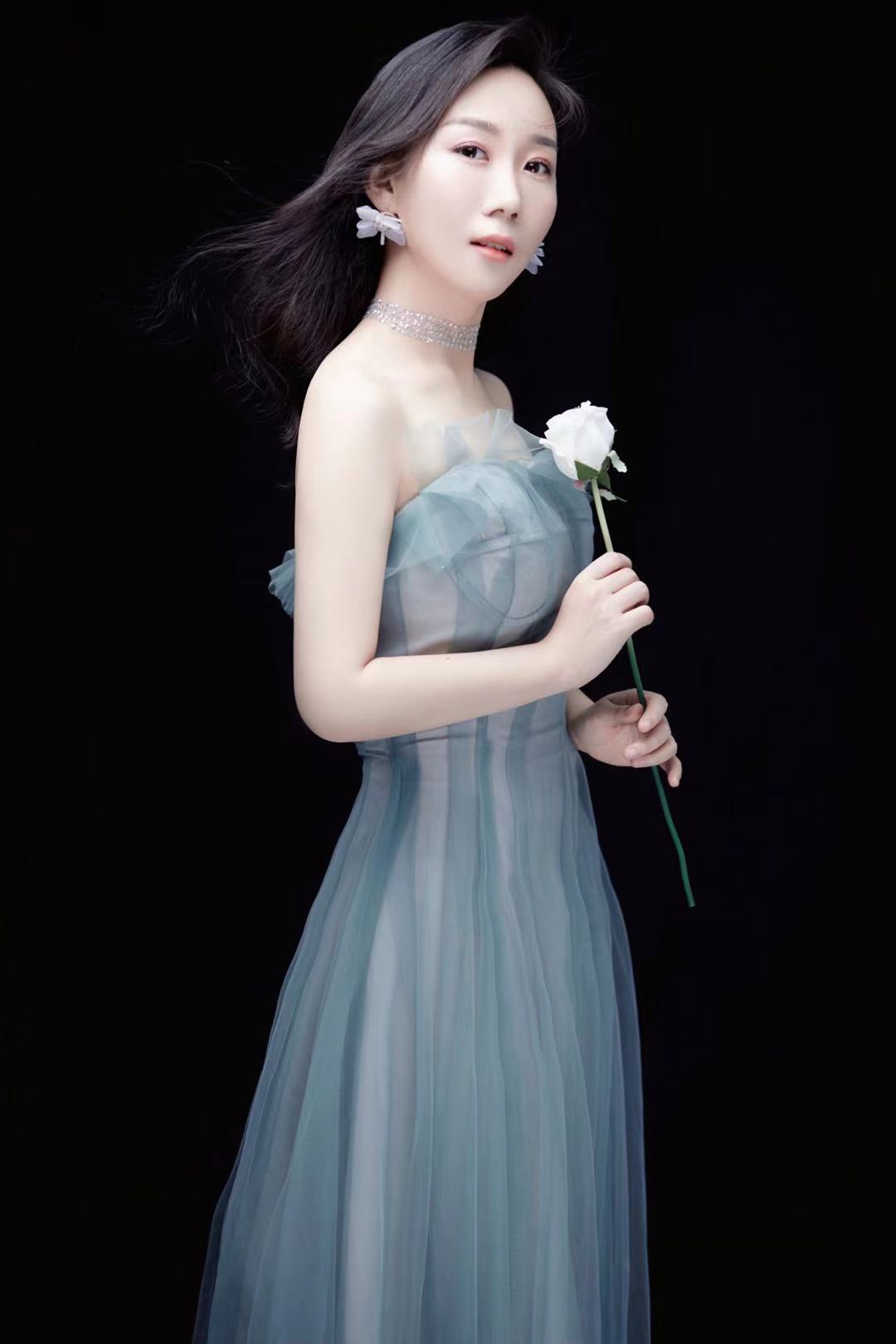  p data-id="gnbvl7f8h4">张倩,中国音乐家,钢琴演奏家,音乐制作人.