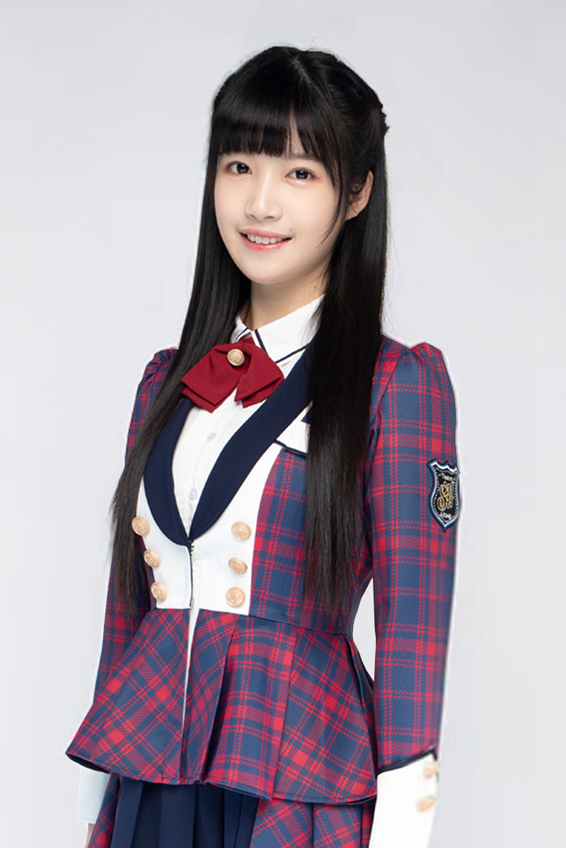  p>邹若男,1998年4月23日出生于江苏省南京市,中