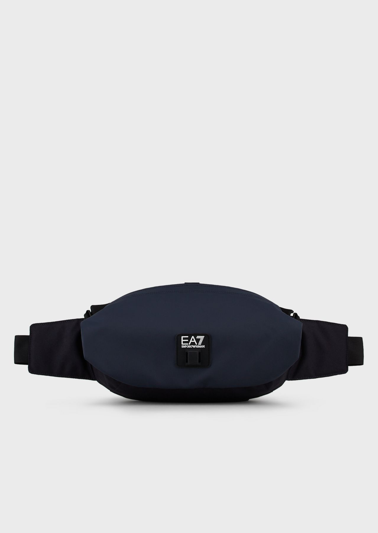  p>徽标拉链腰包是安普里奥·阿玛尼品牌旗下的一款产品. /p>