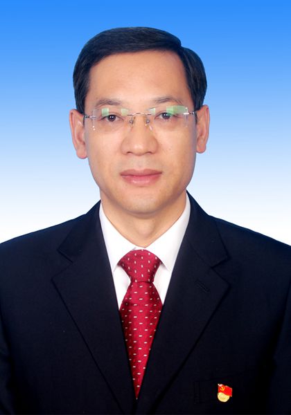 男,汉族,1976年5月出生,大学本科,中共党员,现任巴音锡勒镇党委书记