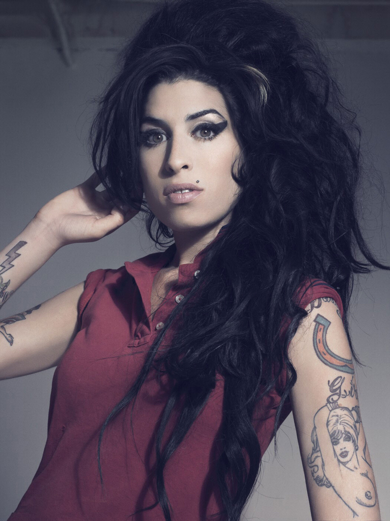 1983年9月14日-2011年7月23日),出生于英国伦敦,英国爵士乐女歌手