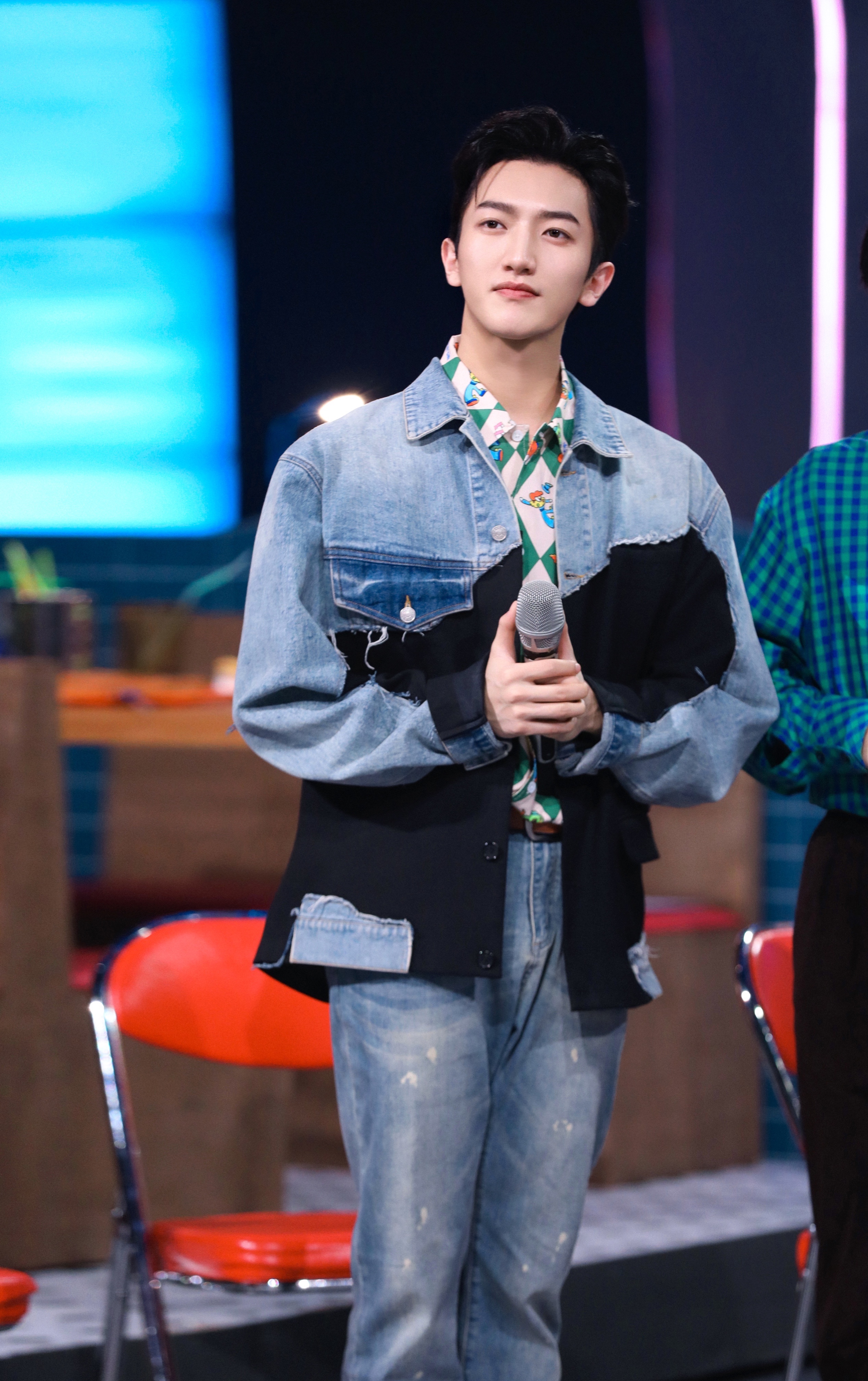 data-ctrid="tf47ghxg4mpi">袁帅,男,中国内地男主持人,音乐剧演员, 