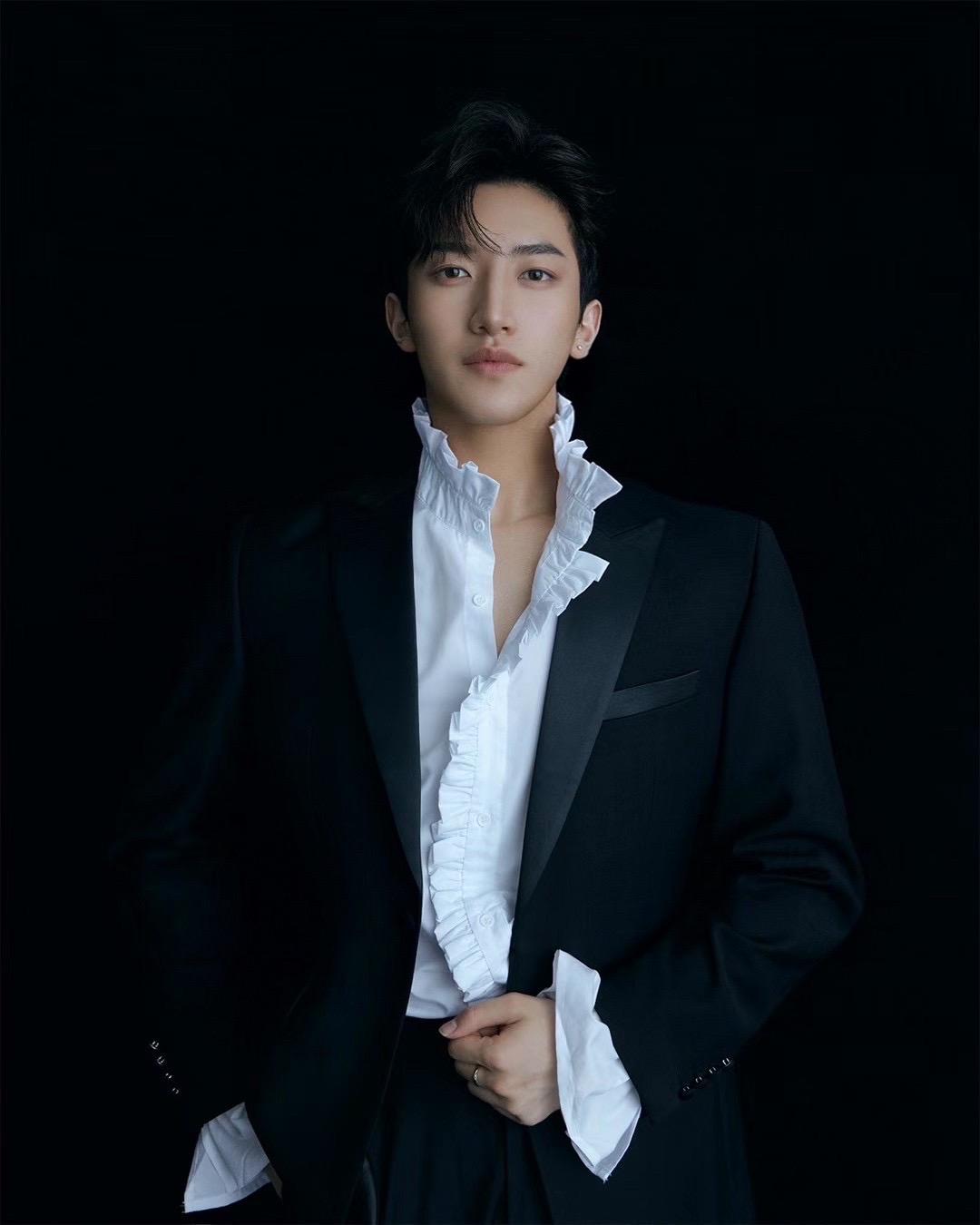 data-ctrid="tf47ghxg4mpi">袁帅,男,中国内地男主持人,音乐剧演员, 