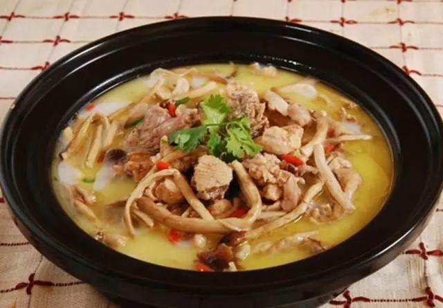 酸笋鸡皮汤