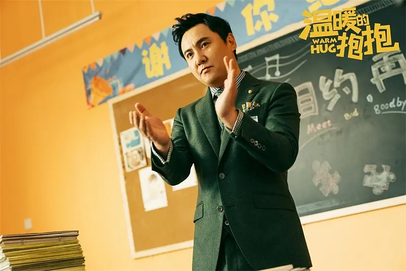 《温暖的抱抱》是由 a target="_blank" href="/item/常远/5646786"