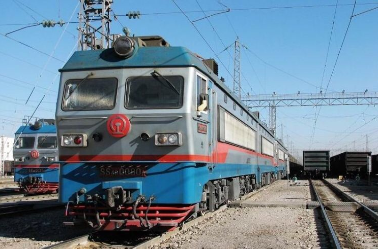  p> b>韶山4b型电力机车 /b>(ss4b),是 a target="_blank" href="