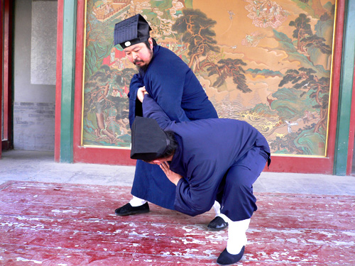  p>游玄德,国际著名武术家,中国非物质文化遗产武当张三丰太极拳传承