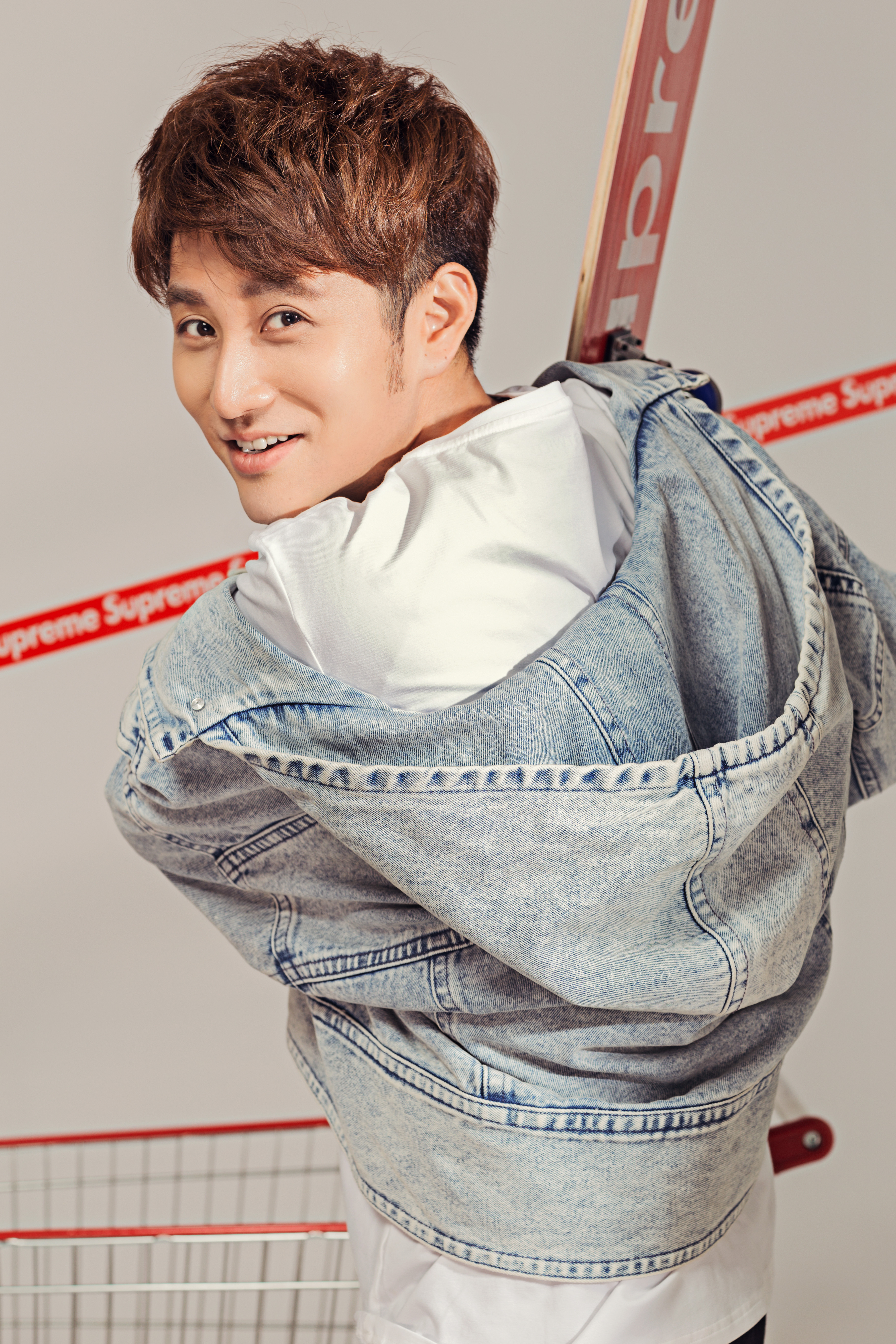 1983年12月9日出生于福建省永安市,中国内地影视男演员,流行乐歌手