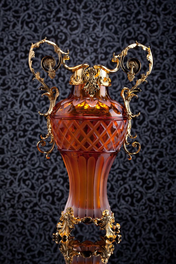 target="_blank" href="/item/奢侈品/1297" data-lemmaid="1297">