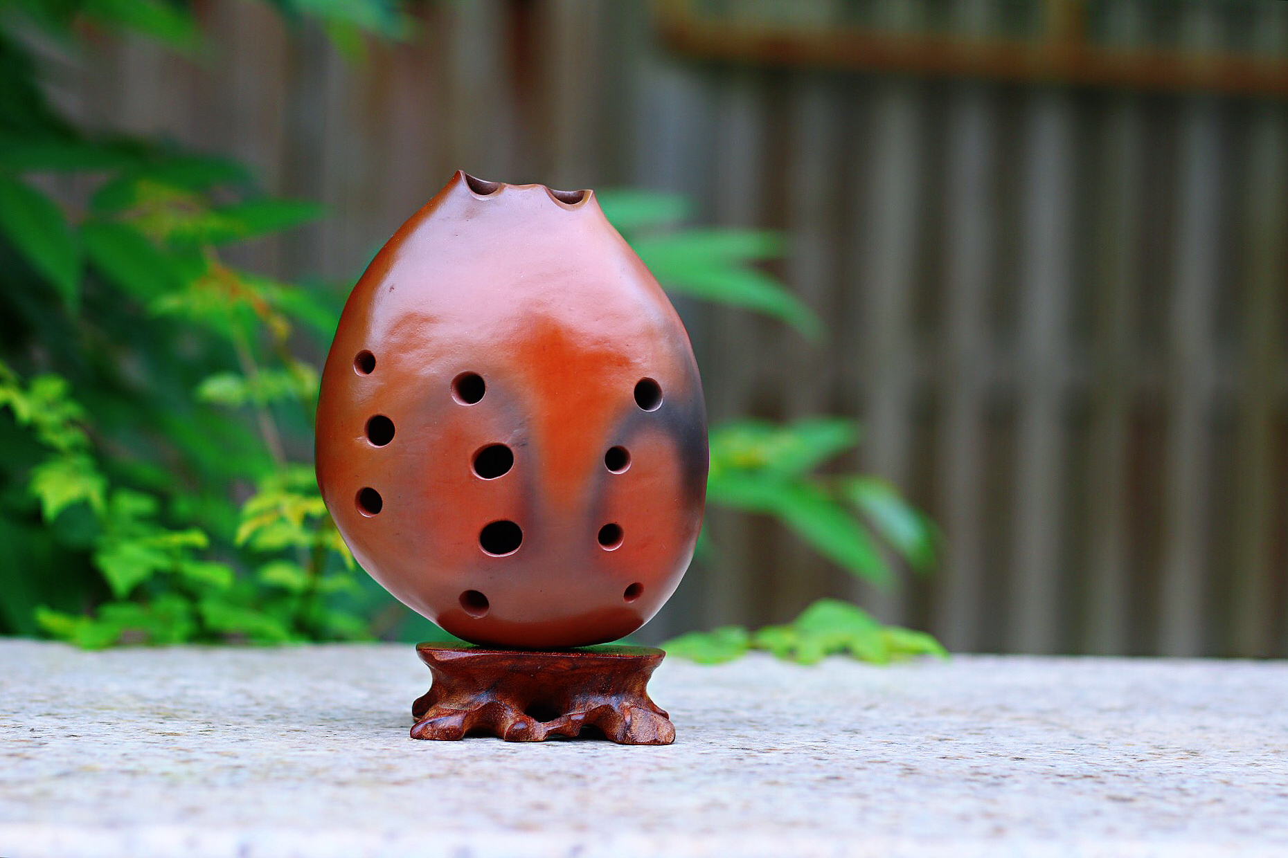  p data-id="gnti6m5anb">埙是汉族特有的闭口吹奏乐器,音色朴拙抱素