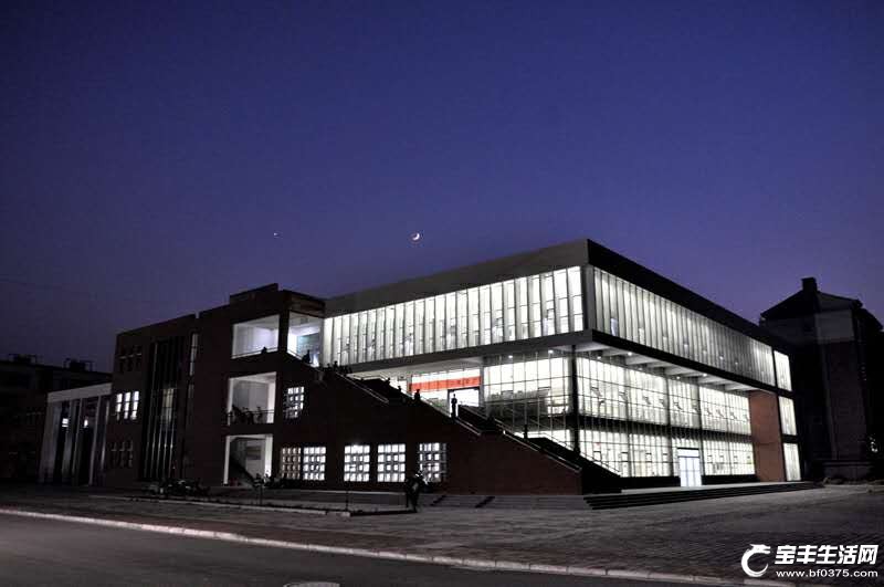  p>河南省宝丰县第一高级中学即宝丰一高,始建于是1956年,位于宝丰县