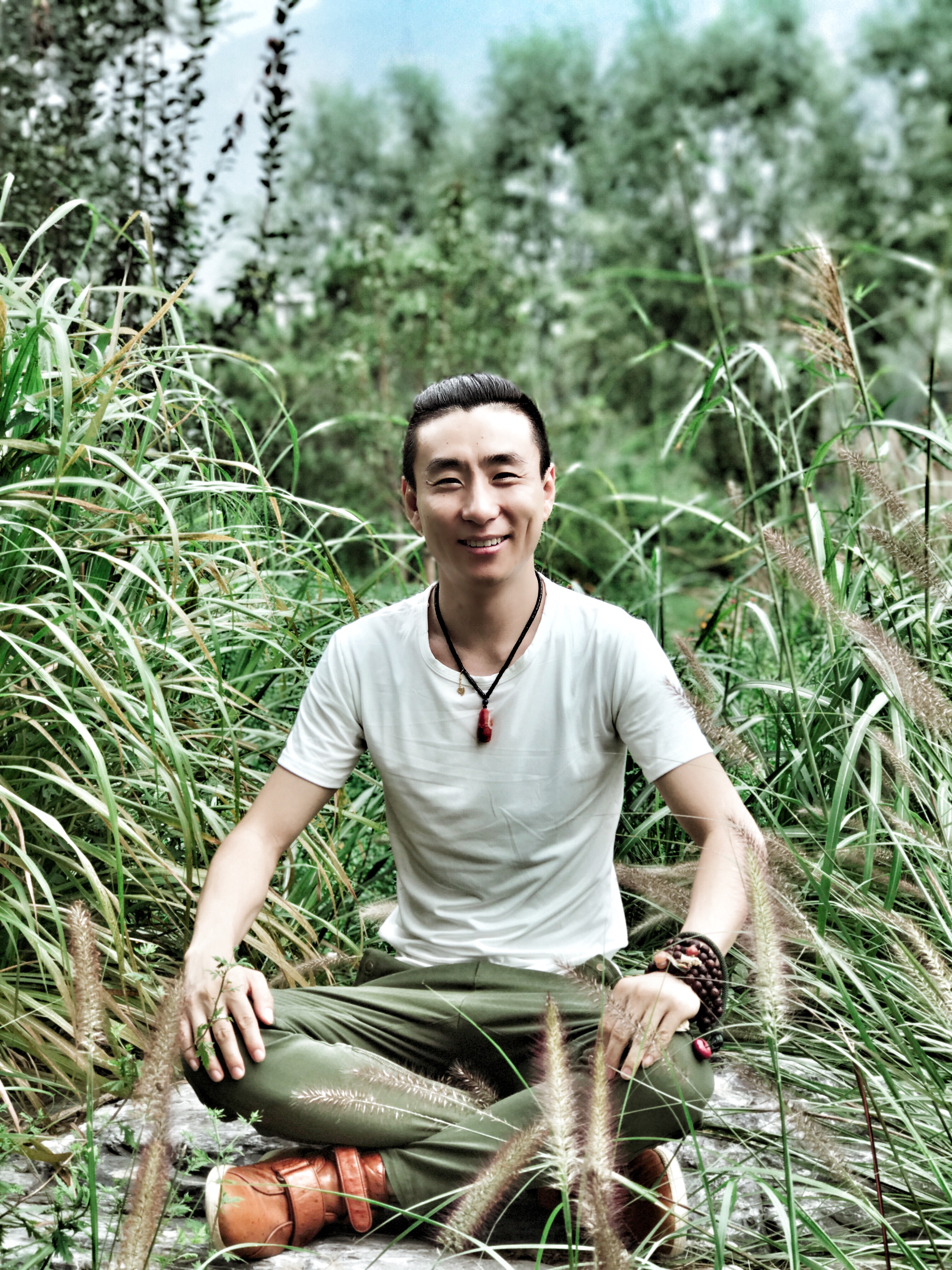 演员,出身于吉林长春一个戏剧世家,这个东北爷们却有着南方男人的细腻