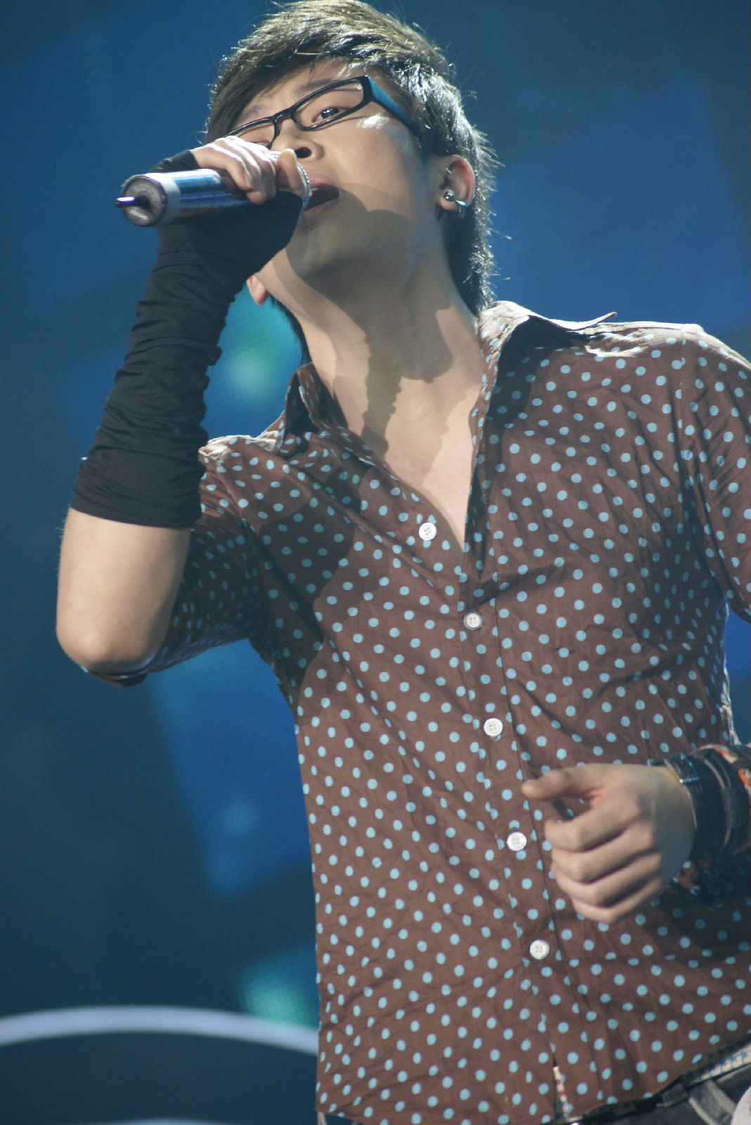 data-lemmaid="10327113">莲花府邸 /a>驻唱歌手,2009年10月" a